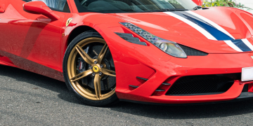 最初のスーパーカーは何だったのか Logo