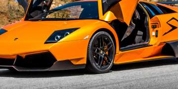 ランボルギーニまたはフェラーリを英国に輸入する方法 Logo