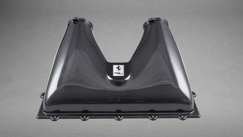 Photo of Capristo Engine Cover Set in Carbon Fibre (Italia/Speciale) for the Ferrari 458 Speciale / Aperta - Image 4